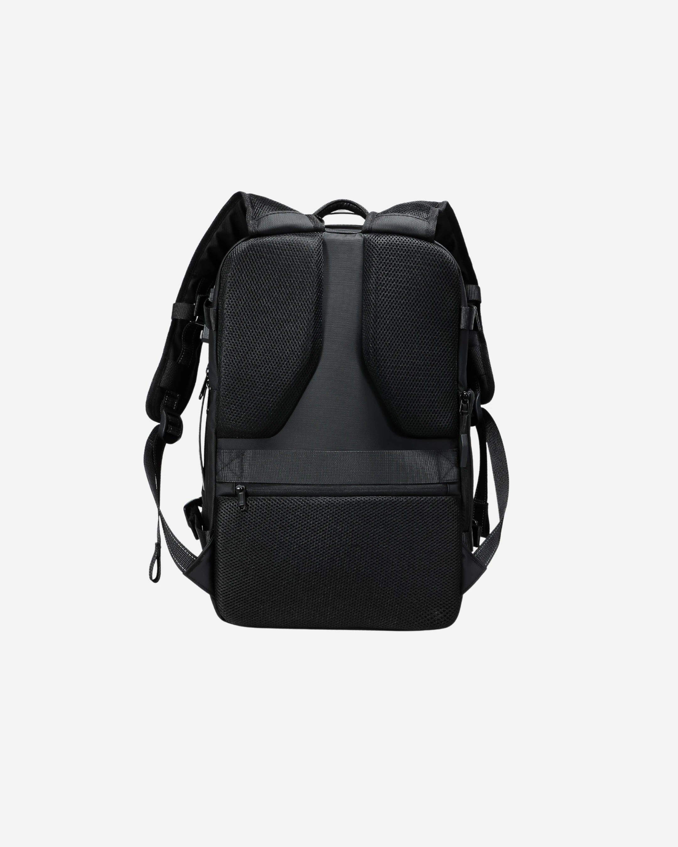 Lavnex SpacePack Pro rear view with padded back panel, ergonomic shoulder straps, and hidden zip pocket